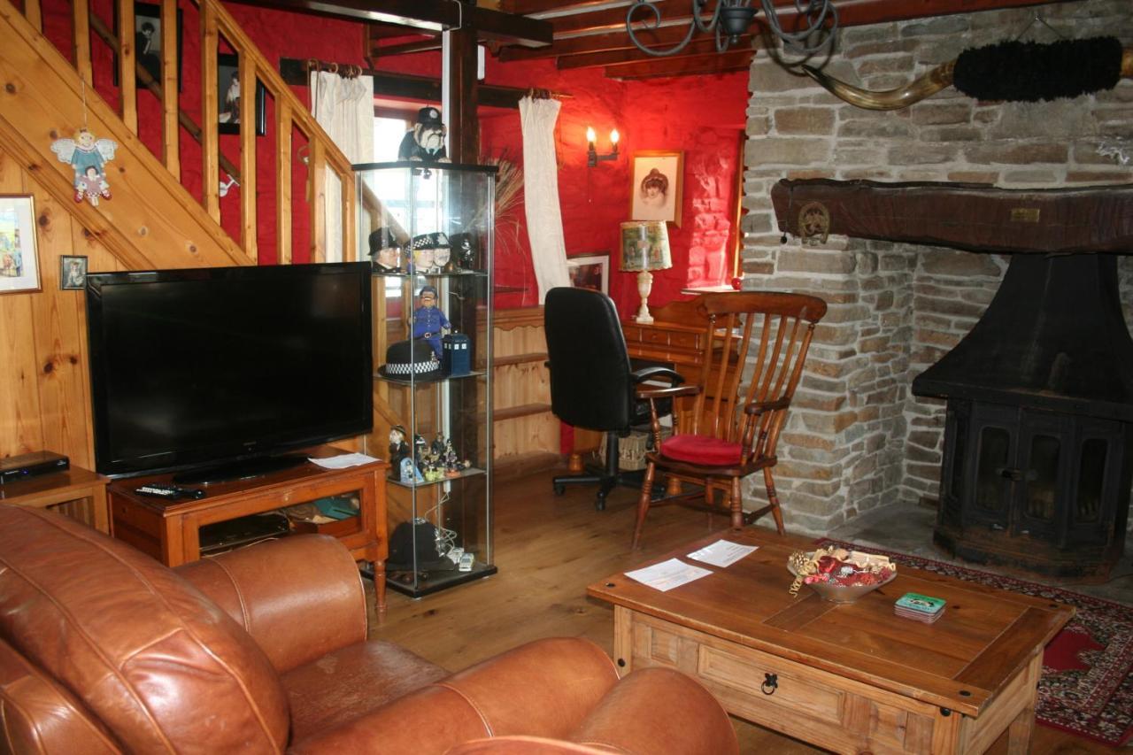 Barn Cottage - Farm Park Stay With Hot Tub Swansea Exterior photo